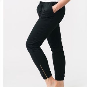 Zyia black peak zipper joggers